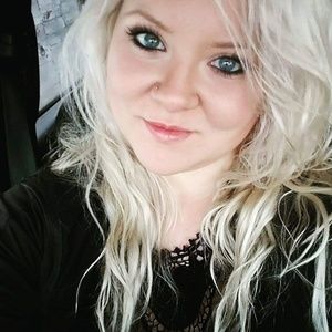 Meet your Posher, Rena